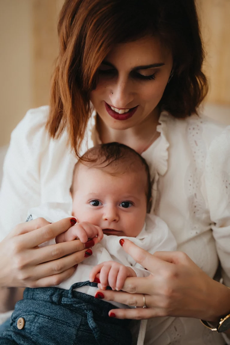 photographe, maternité, bébé, naissance, domicile, maison, famille, provence, var,