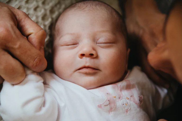 photographe, maternité, bébé, naissance, domicile, maison, famille, provence, var,